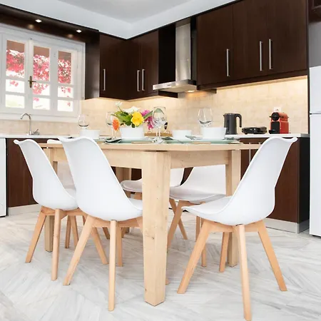 Chrisari House Zipárion