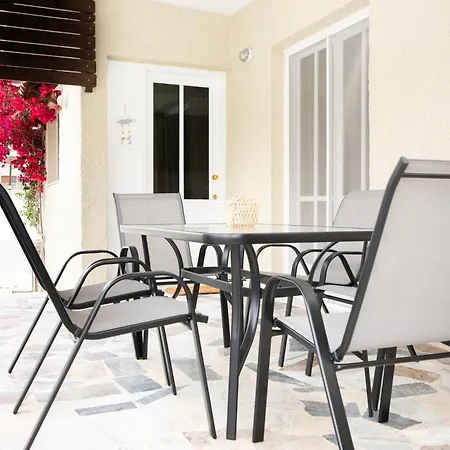 Chrisari House Tatil Evi *