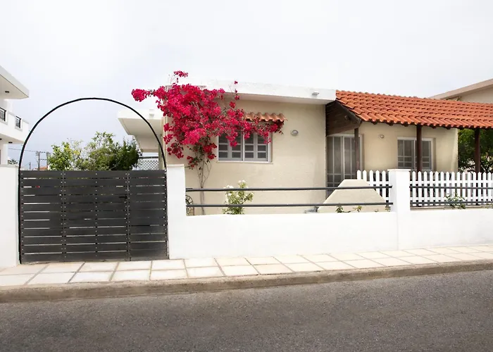 펜션 Chrisari House