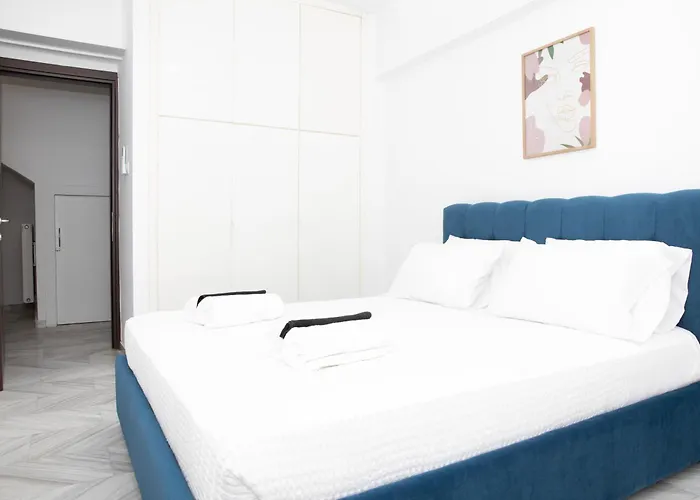 Chrisari House بيت للعطل