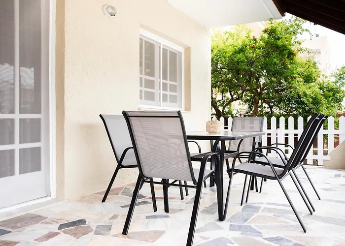 بيت للعطل Chrisari House Zipárion